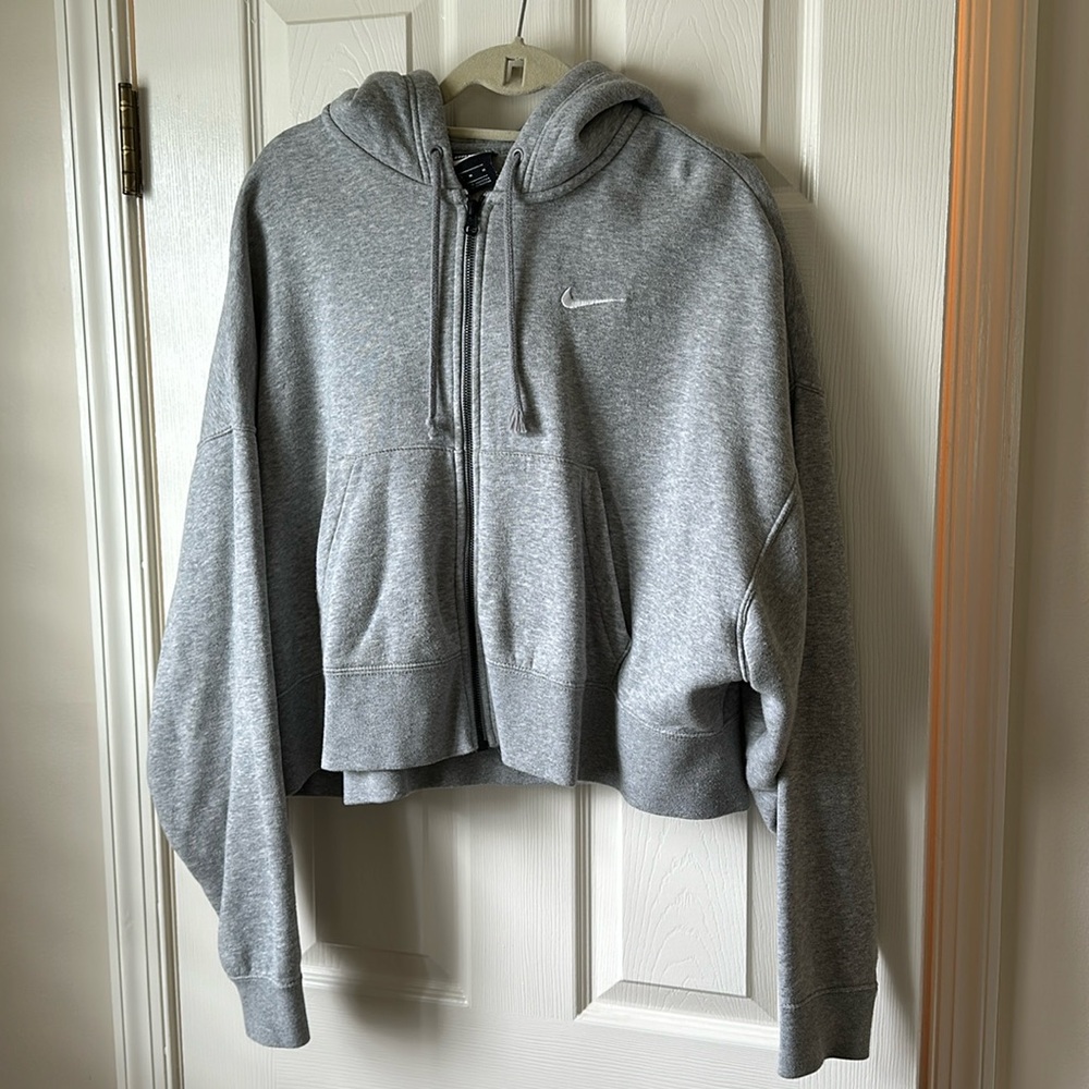 Gray cropped Nike sweatshirt
